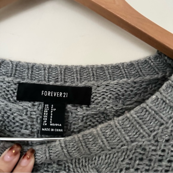 Forever 21 Gray Cable Knit Sweater - Picture 3 of 4